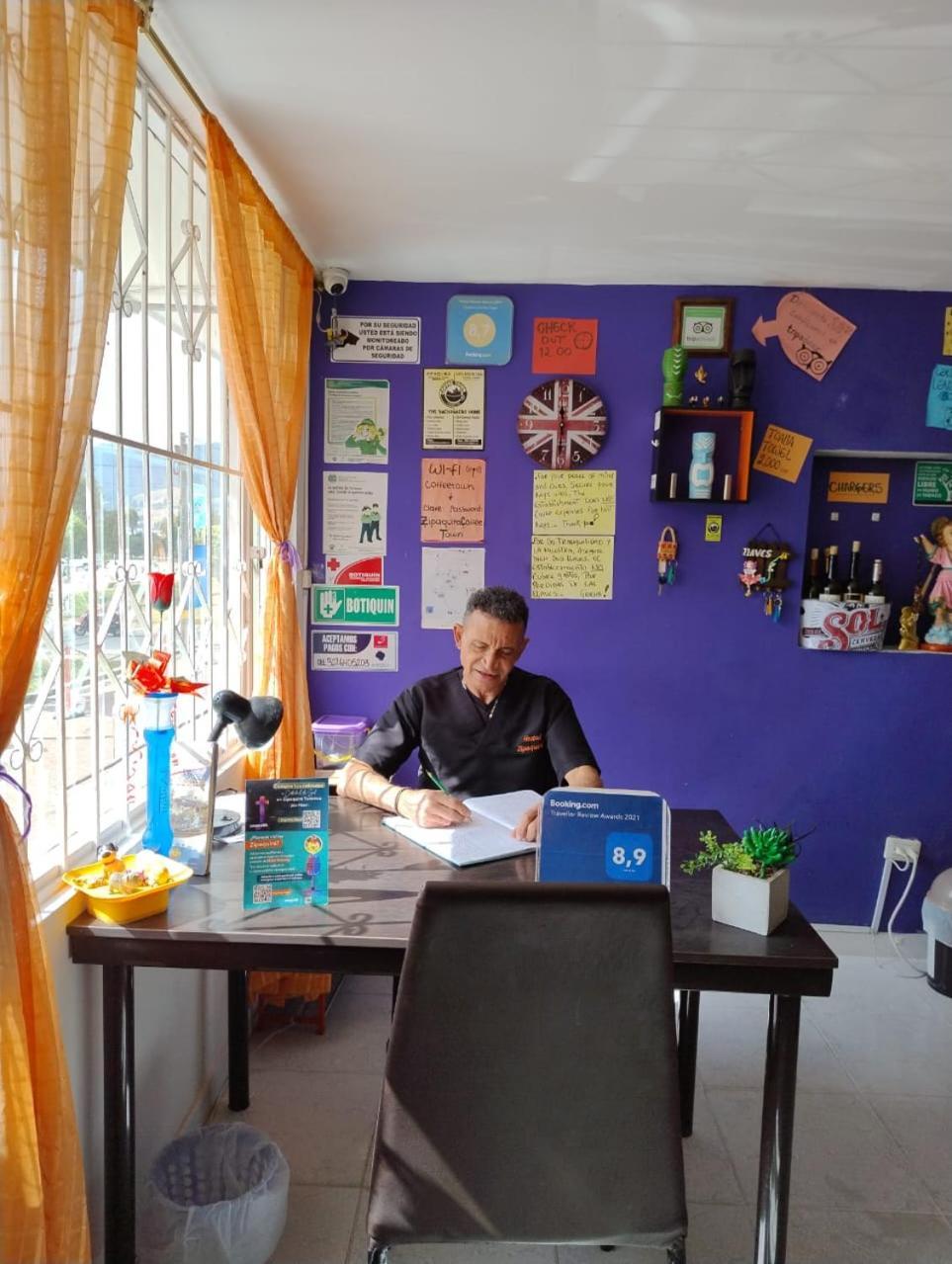 Zipa Hostel Zipaquirá エクステリア 写真